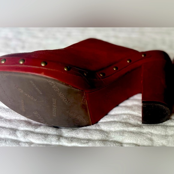 Kork Ease Clogs very few wears in great shape. - Picture 3 of 3